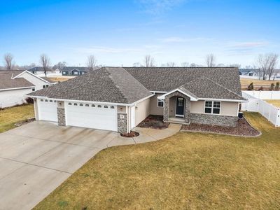 1748 Bridge Port Cir, De Pere, WI, 54115