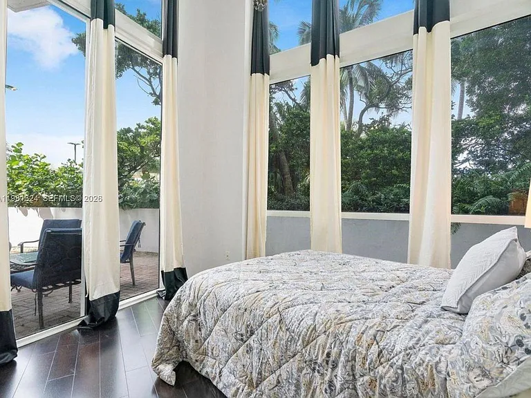 18101 Collins Ave #401-fl 33 — Photo 16