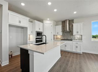 1711 NW 105th St, Kansas City, MO 64155