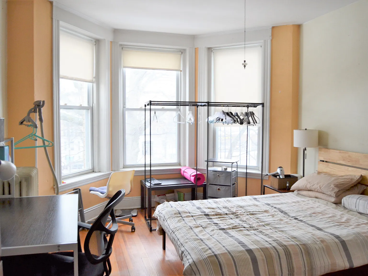 2 bed, 1000 sqft, $3,225 — Photo 2
