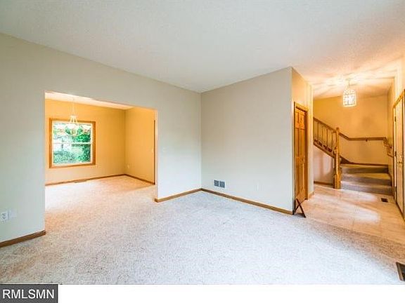 4th image of 659 Woodridge Dr N