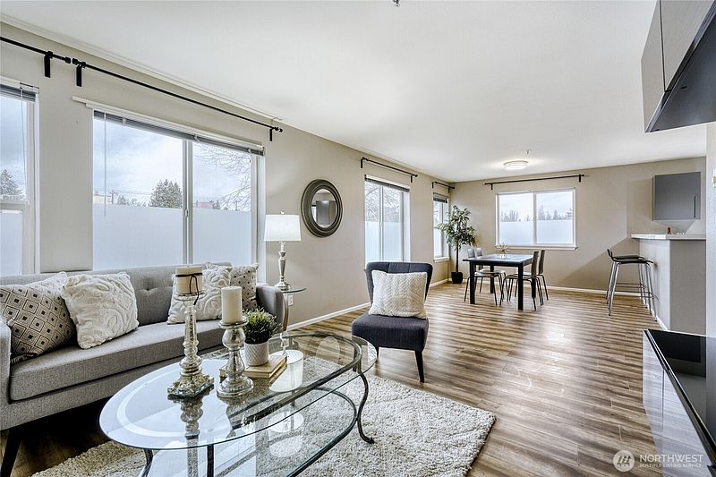 2nd image of 10511 Midvale Avenue N #302