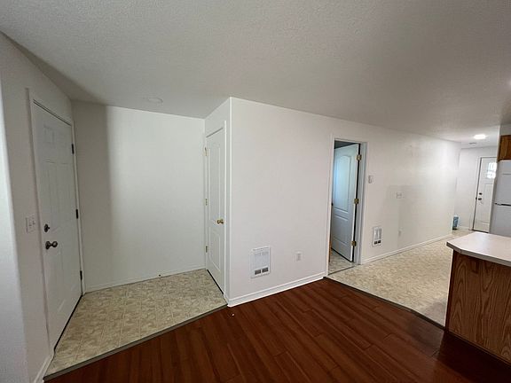 4th image of 2521 NW Cedar Ave Unit 1-4