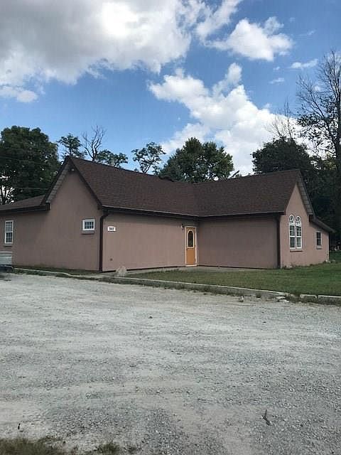 2nd image of 2022 W State Road 32