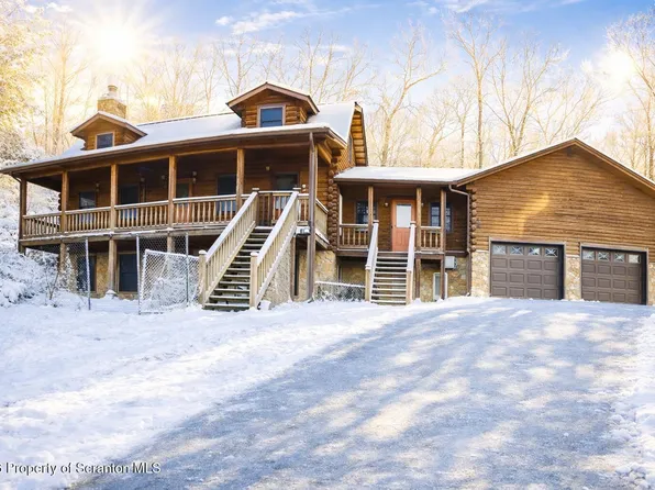 38 Cedar Rdg, Hawley, PA 18428