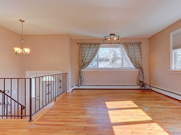 3rd image of 7 Leonard St