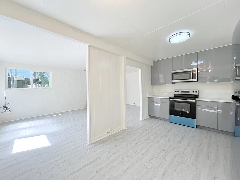 84-290 Makaha Valley Rd #A — Photo 2