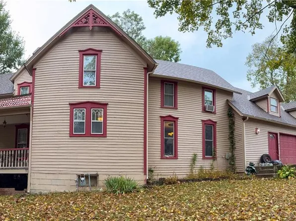 109 E 10th St, Pleasanton, KS 66075