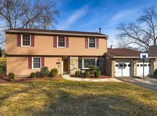 17 Fairway Trl, Sparta, NJ 07871