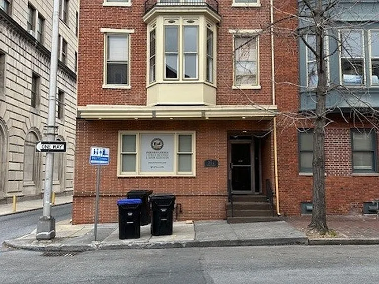 214 Pine St #2F — Photo 1