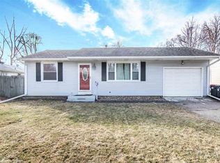 1310 Lawndale Ave, Pekin, IL 61554