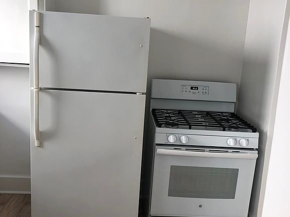 4th image of 845 S Normandie Ave APT 15