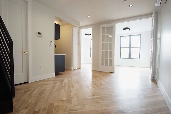 Rented by Lofts and Flats LLC | media 24