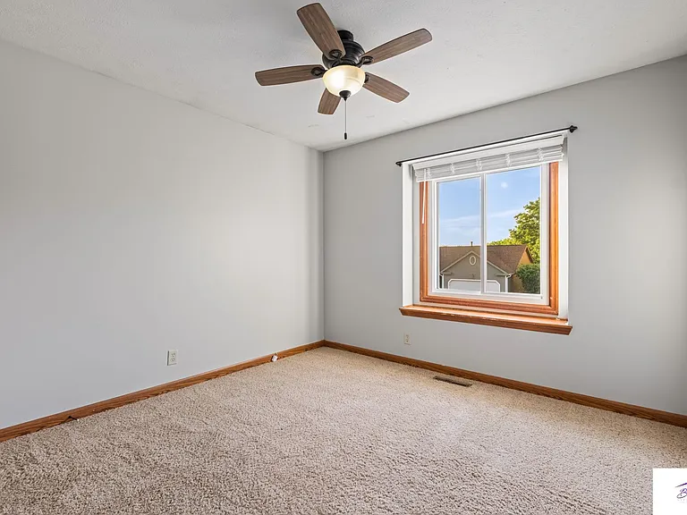 16911 N Cir — Photo 17