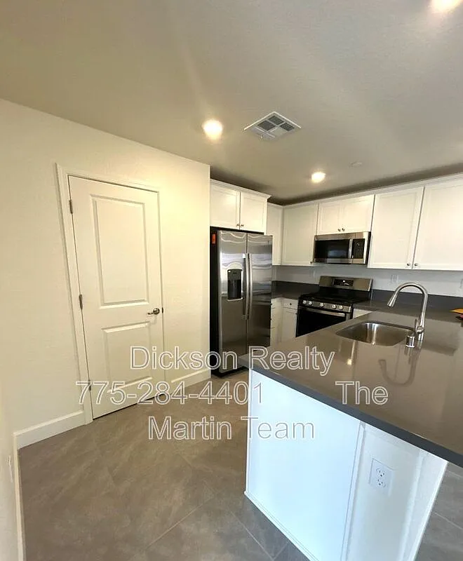 4 bed, 2.0 bath, 1668 sqft, $2,750 — Photo 3