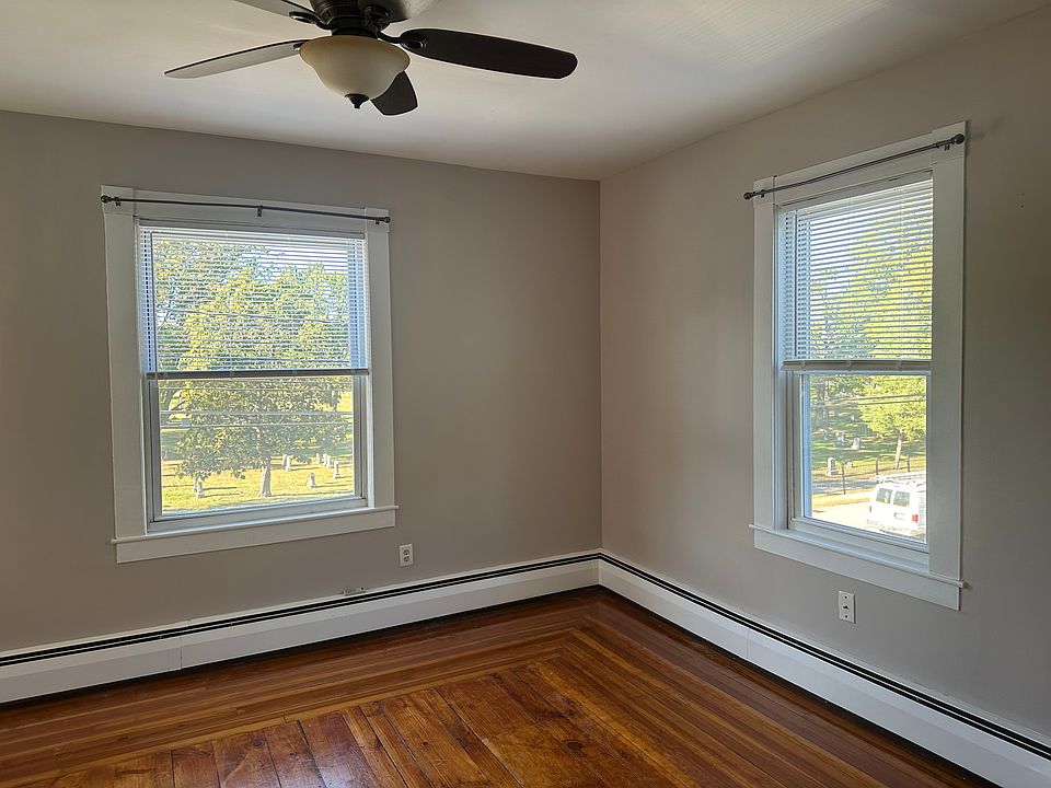 1st image of 134 1/2 Kinsley St #2