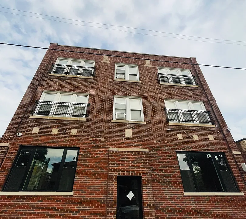 5850 W Higgins Ave #2W