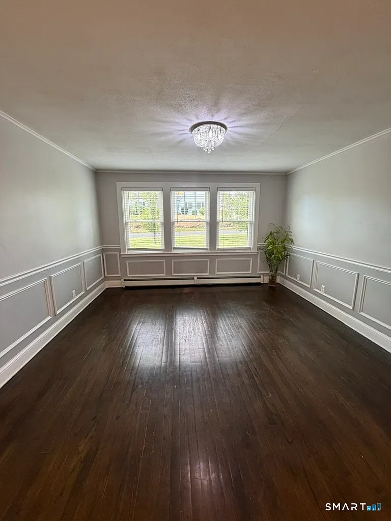 4 bed, 2.5 bath, 1934 sqft, $3,300 — Photo 2
