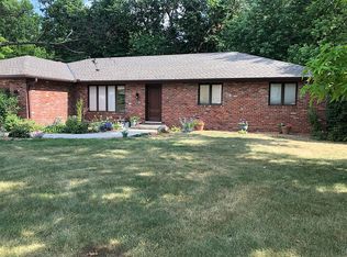 94 Maple Ridge Dr, Morton, IL 61550