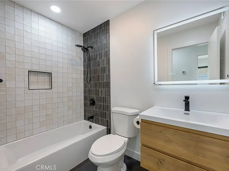 5402 Jefferson St — Photo 46