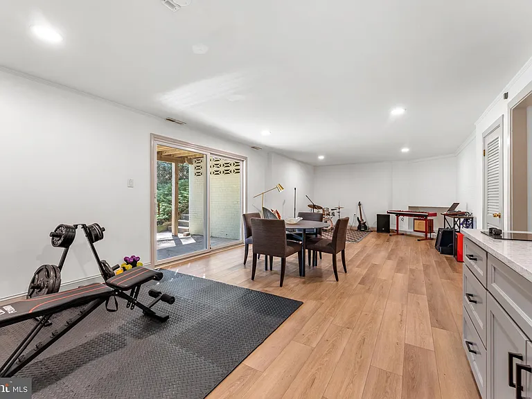 2820 Ellicott St NW — Photo 31