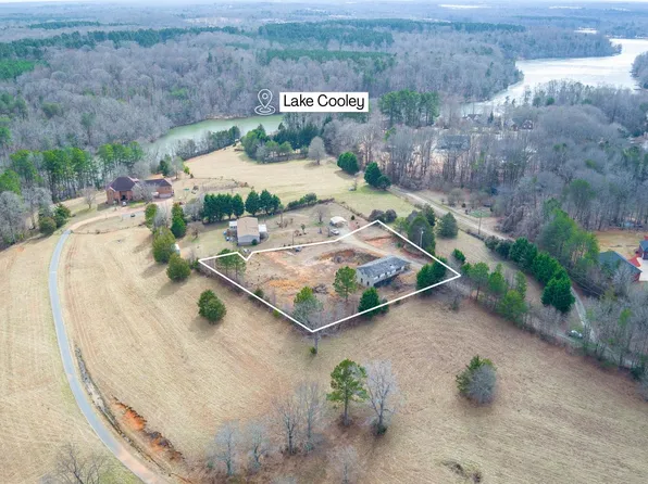 91 Stacy Dr, Inman, SC 29349