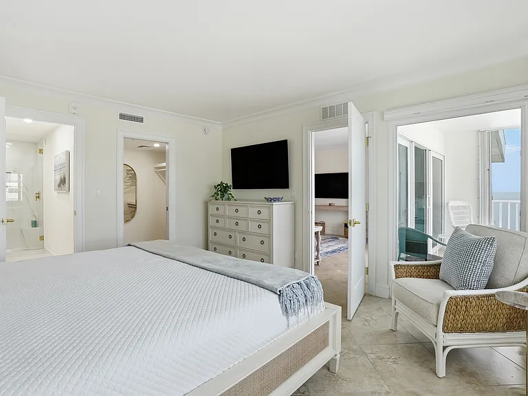 3443 Gulf Shore Blvd N #1 — Photo 25