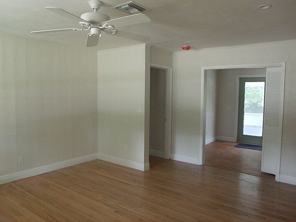 3rd image of 1085 20th Ave