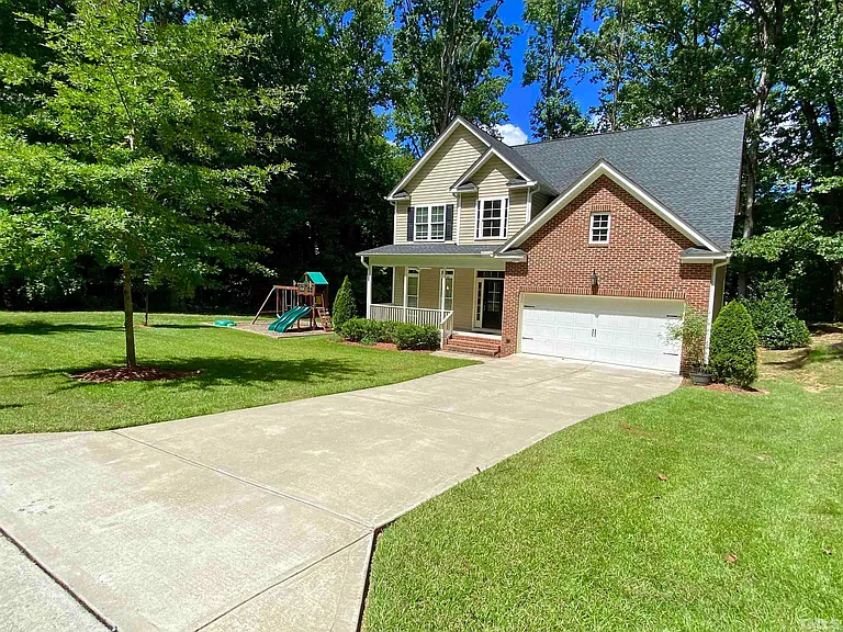 207 Lake Dr — Photo 31