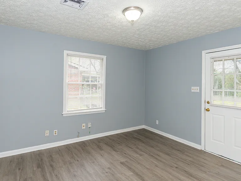 4342 Sunshine Dr — Photo 10