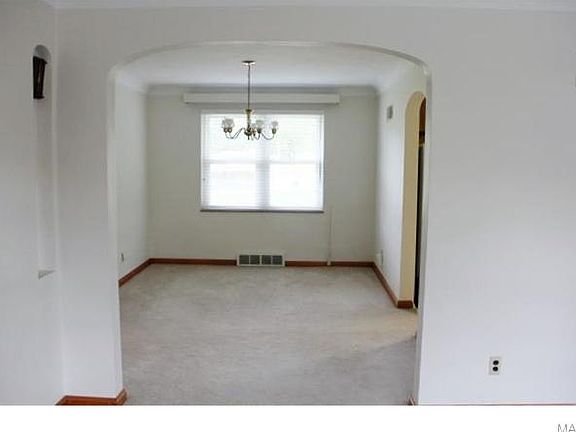 5th image of 715 Lindsay Ln