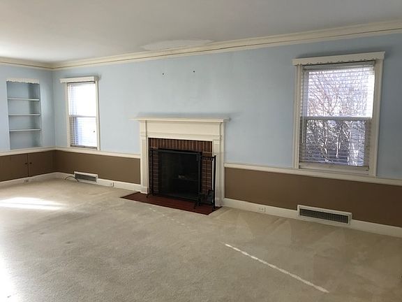 3rd image of 2409 Oxford St