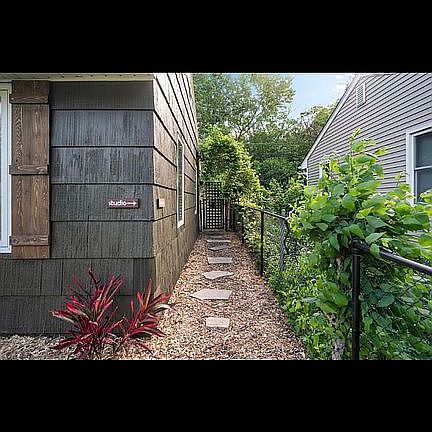 3rd image of 1118 Saint Paul Ave