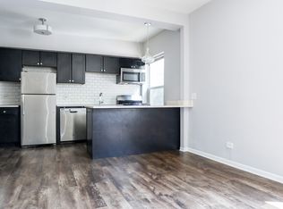 1250 W Montrose Ave #220, Chicago, IL 60613