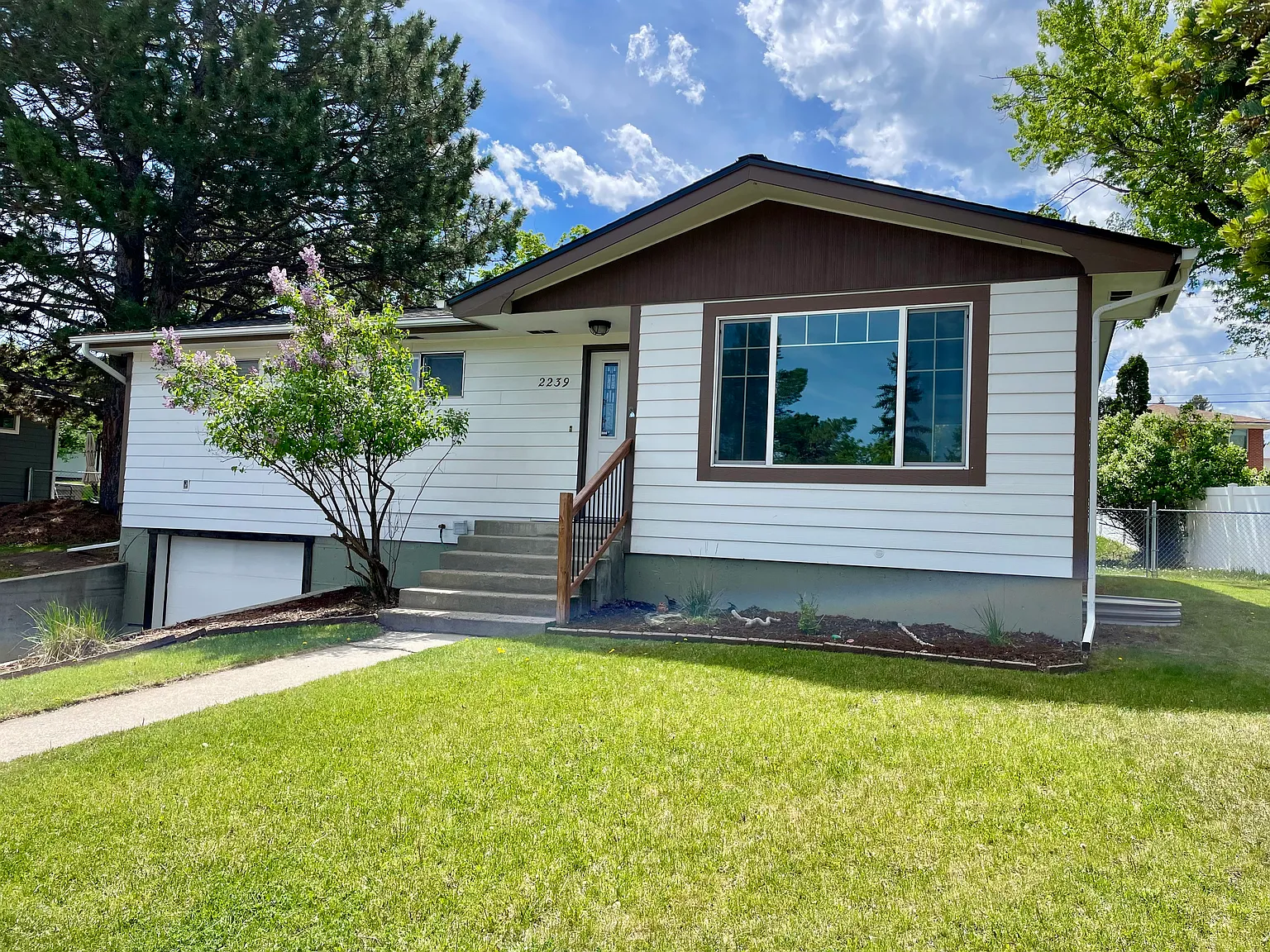 4 bed, 2220 sqft, $3,200 — Photo 1