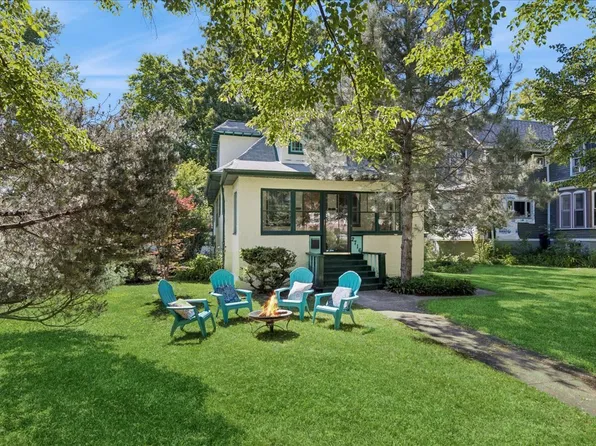2716 Woodbine Ave, Evanston, IL 60201