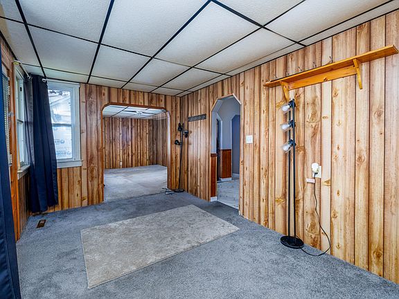 3rd image of 110 N Main St