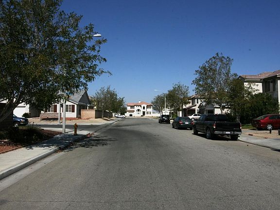 4th image of 38118 Trilport Ave