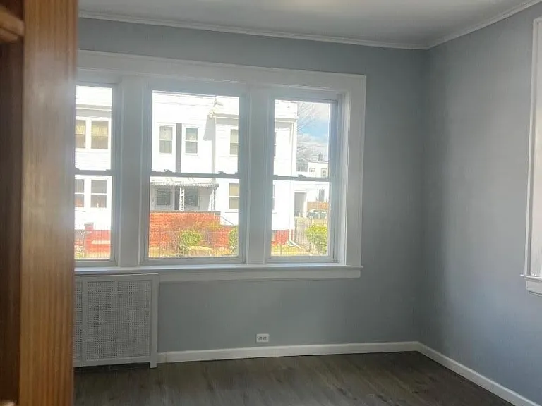 291 Tremont Ave — Photo 4