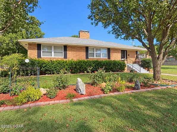 2402 E 11th St, Joplin, MO 64801