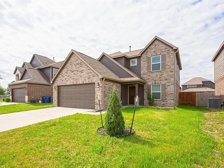 2384 Elm Crossing Trl — Photo 1