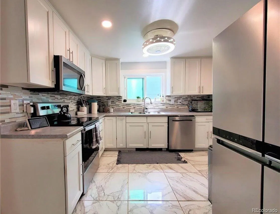 3 bed, 1481 sqft, $2,300 — Photo 2