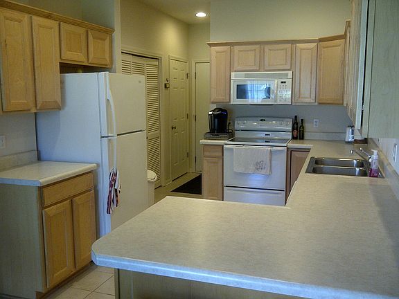3rd image of 900 67th St Unit 1002