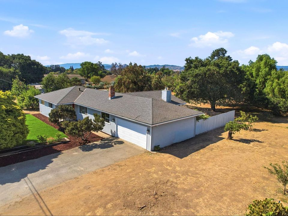 1st image of 15725 Ranchero Dr