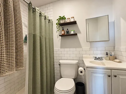 Bathroom, photo 2