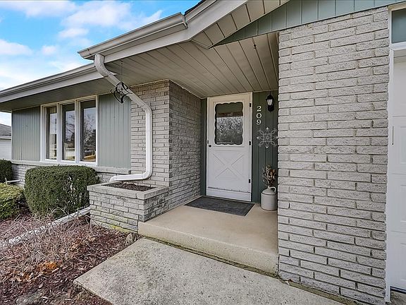 2nd image of 209 Highland Dr