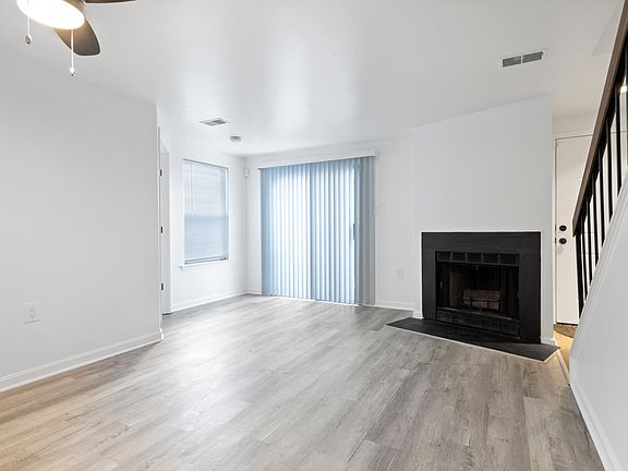 4th image of 4389 Pembrook Village Dr #83