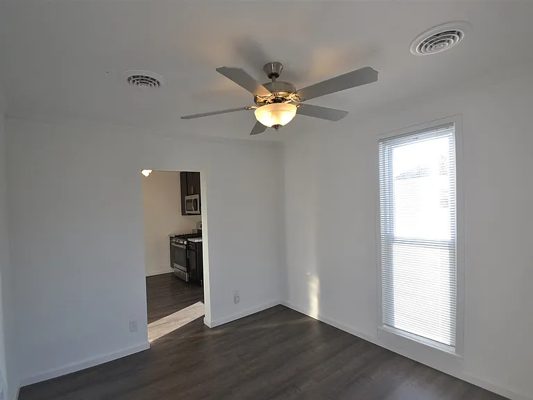 610 Union St #4 — Photo 4