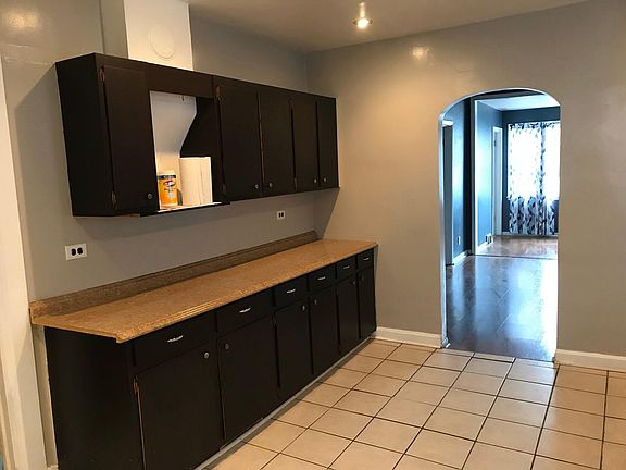 3rd image of 115 N 22nd Ave #2
