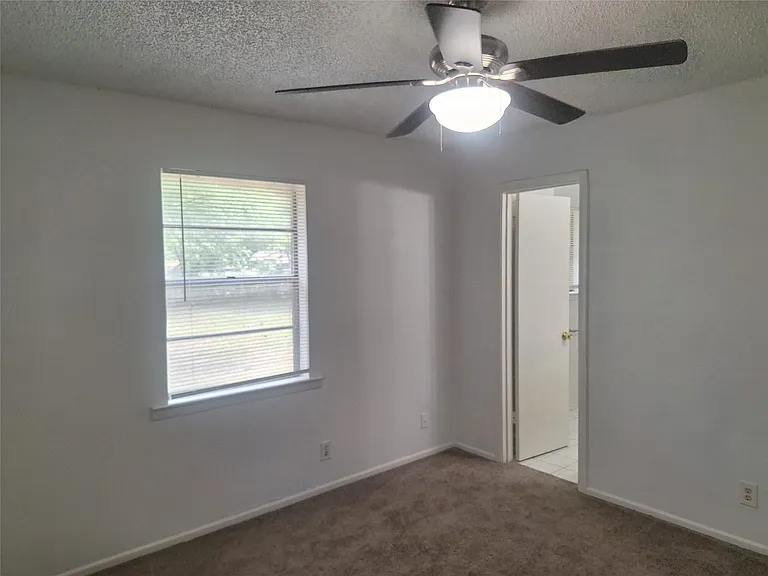 6005 Barry Dr — Photo 25